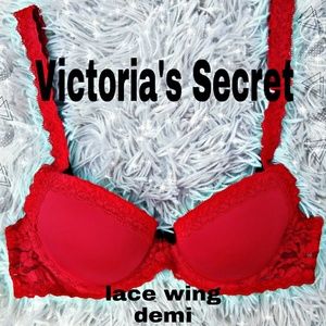 *Pink Victoria's Secret laced wing demi bra